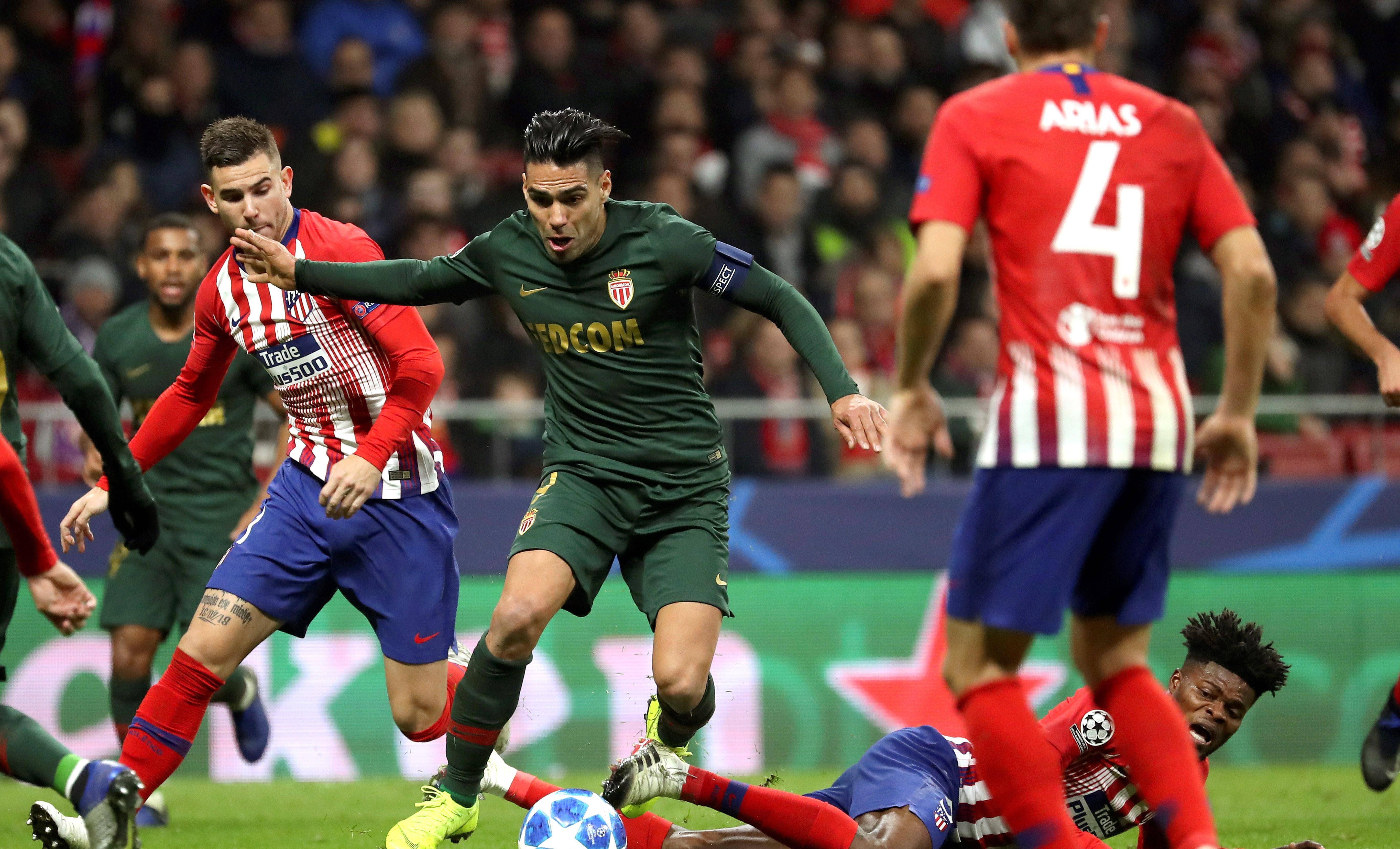 欧预赛比赛风雨无阻赛况紧张