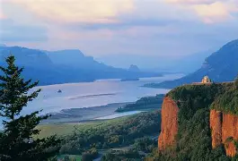 哥伦比亚女足铁血奋战，胜券在握