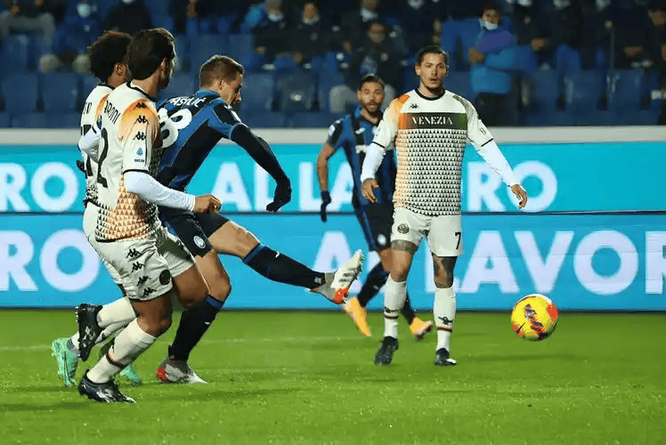 DB彩票官方网站-威尼斯主场大获胜利，全队表现亮眼