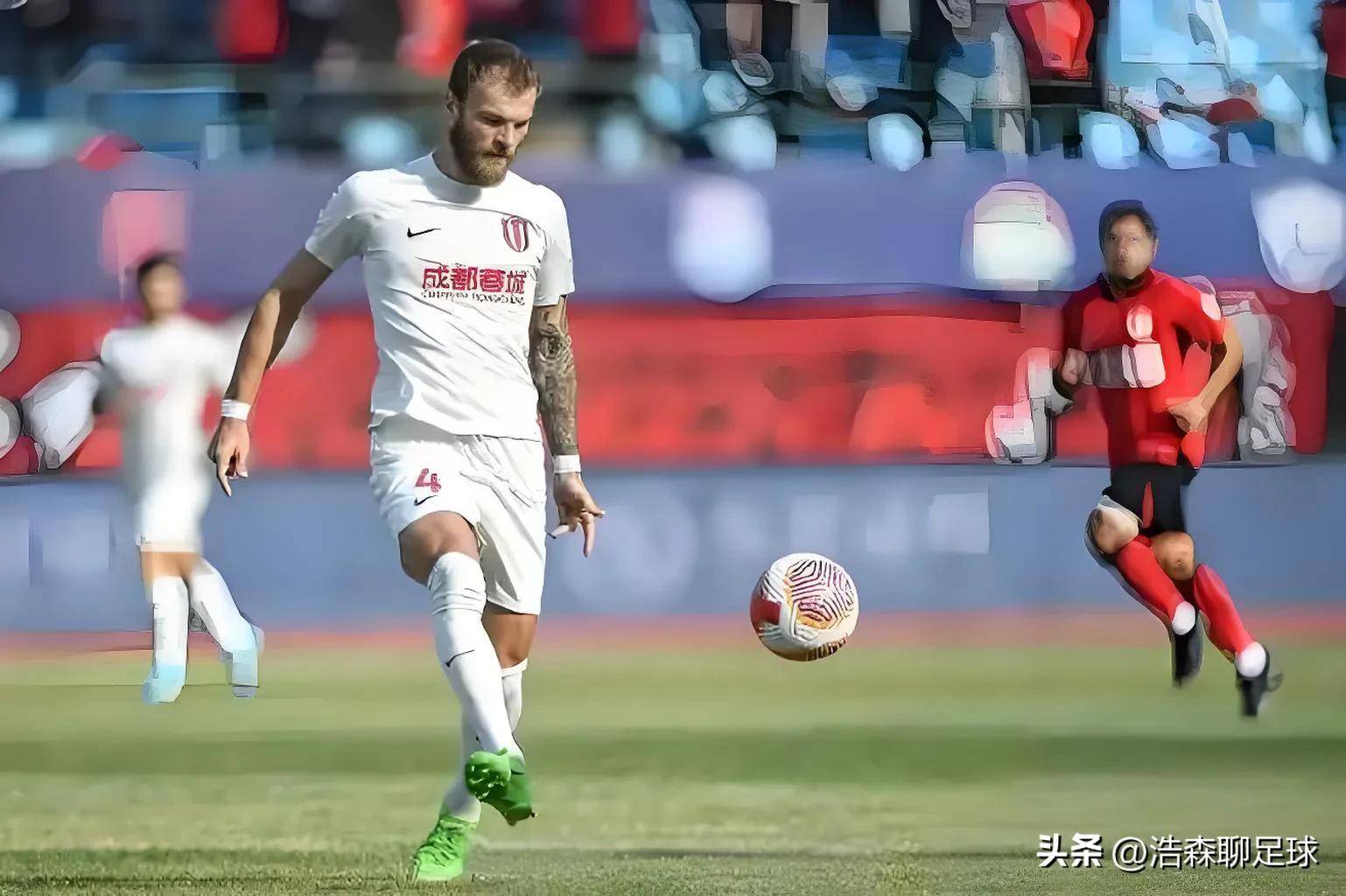 关于长春亚泰主场力克大连人，取得关键胜利的信息