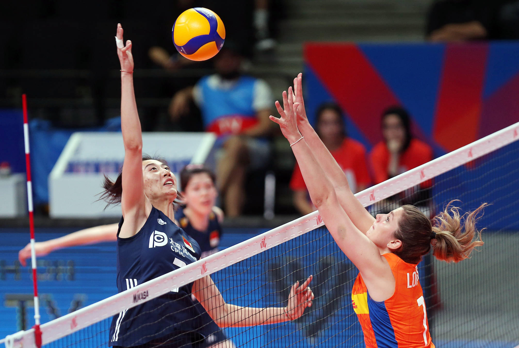 关于排球协会塑造士气,带领荷兰赢得三连胜的信息 关于排球协会塑造士气,带领荷兰赢得三连胜的信息