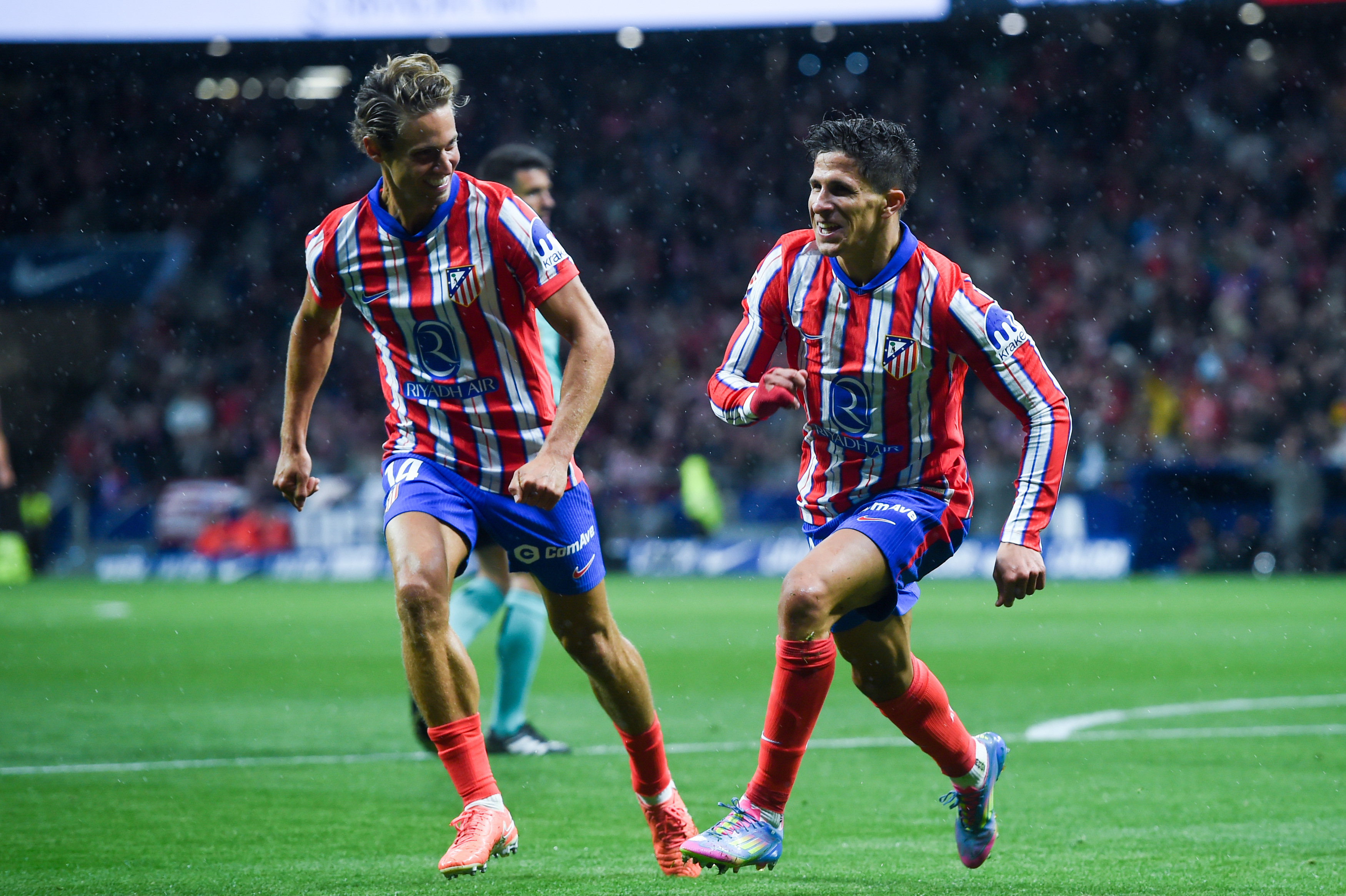 瓦拉多利德球员在场上发挥出色，打败对手