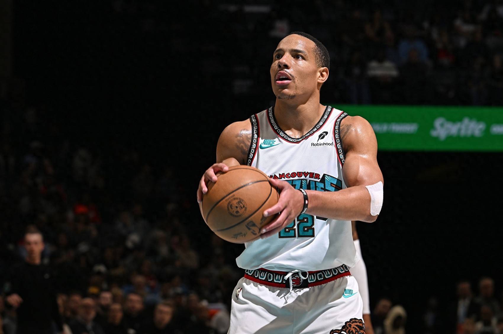 灰熊新星表现多特决赛，三节双位数不敌太阳