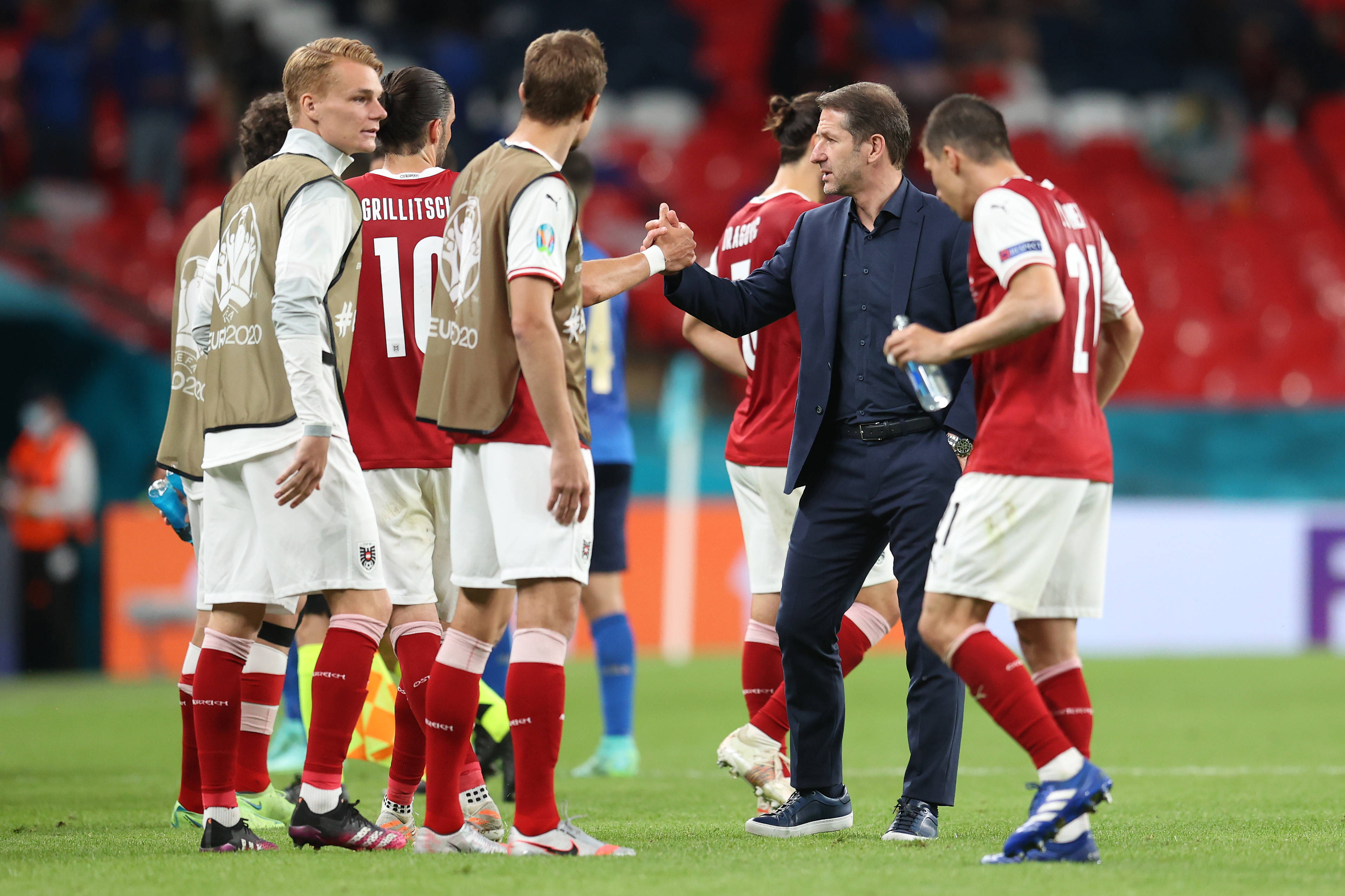 斯洛文尼亚队在跨国足球赛事上奇迹发生