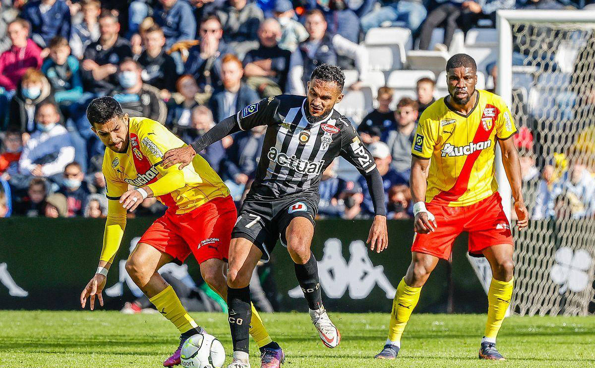 波尔多客场不敌摩纳哥，遭遇失利