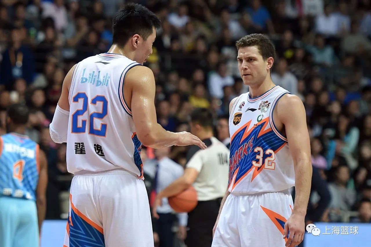 关于新疆队力克广东队,霍勒迪刷新纪录的信息 关于新疆队力克广东队,霍勒迪刷新纪录的信息